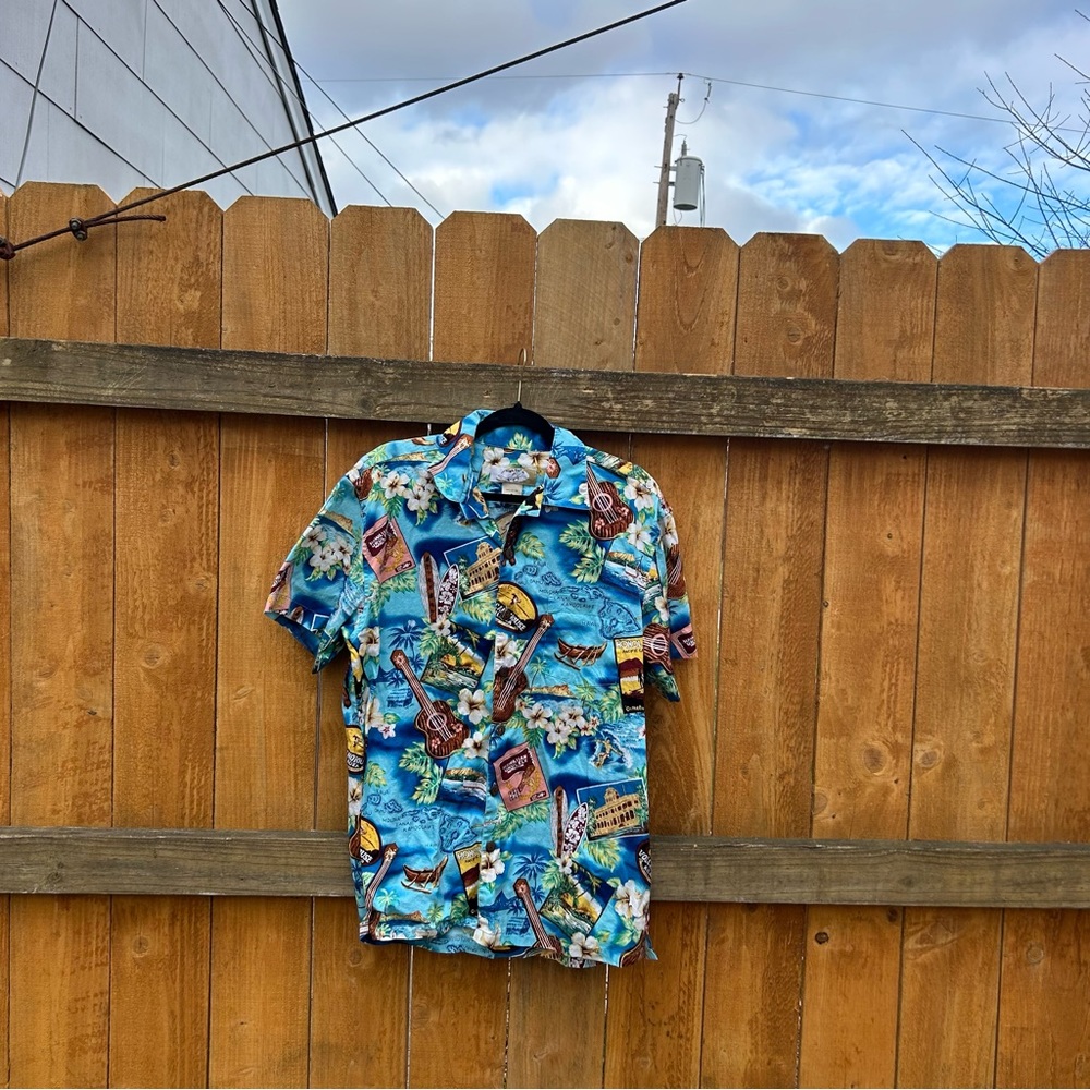 Hawaiian Shirt‎ by High Surf Men’s Size Medium cotton blue 
Ukulele